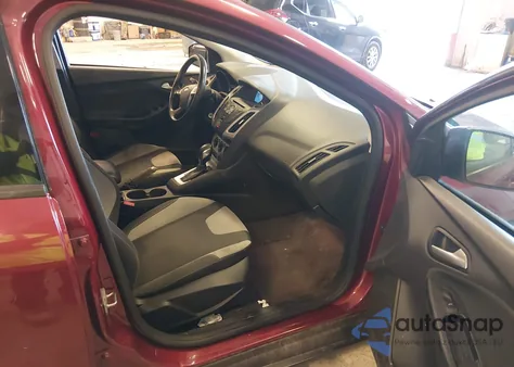 2014 Ford Focus Se z USA, uszkodzony, nr VIN 1FADP3K2XEL235577